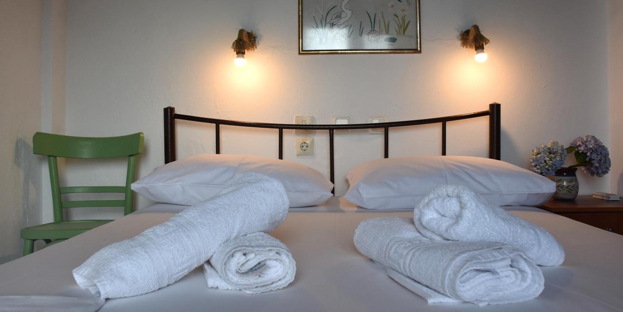 Mirsini Apartments Kariotes Luaran gambar