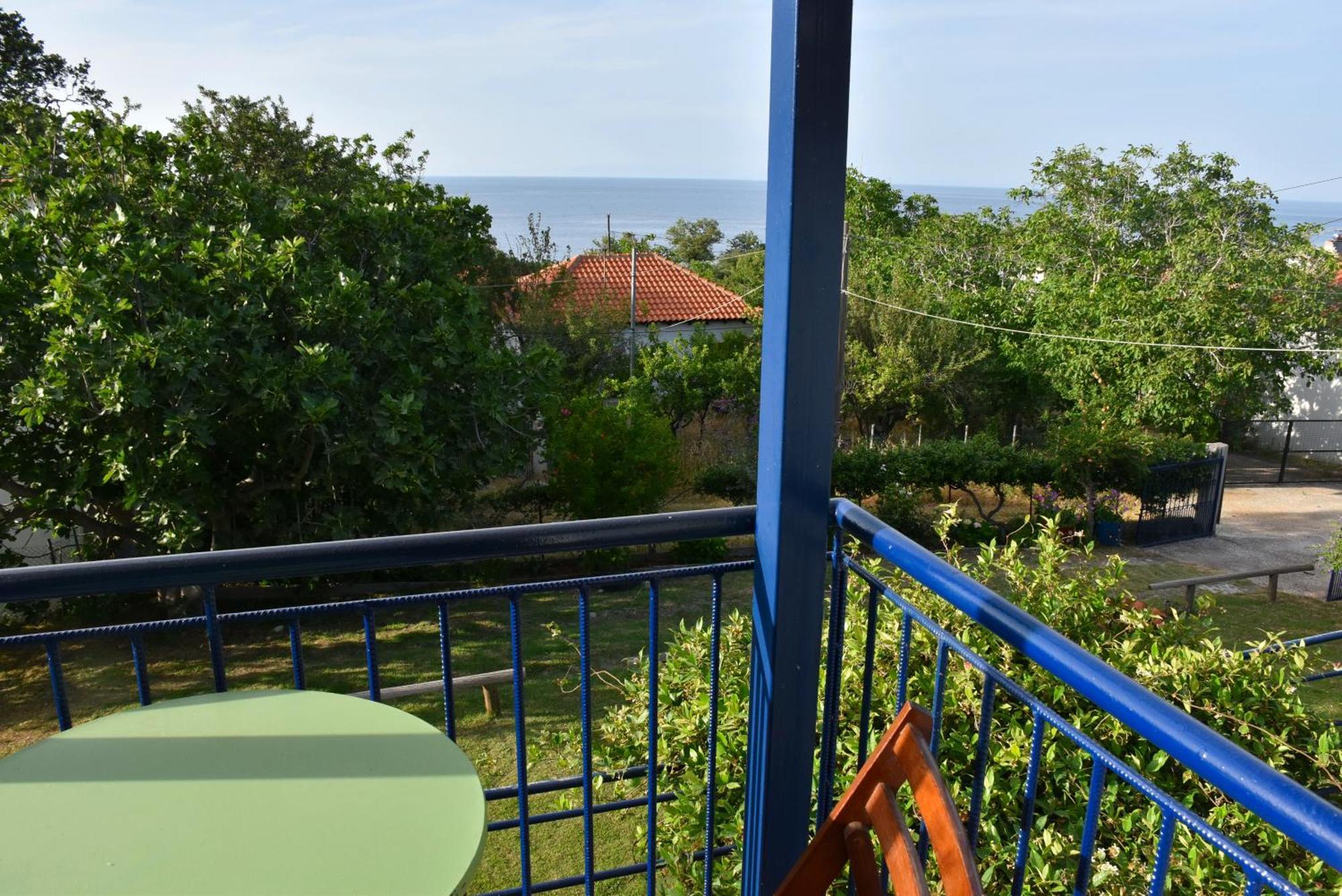 Mirsini Apartments Kariotes Luaran gambar