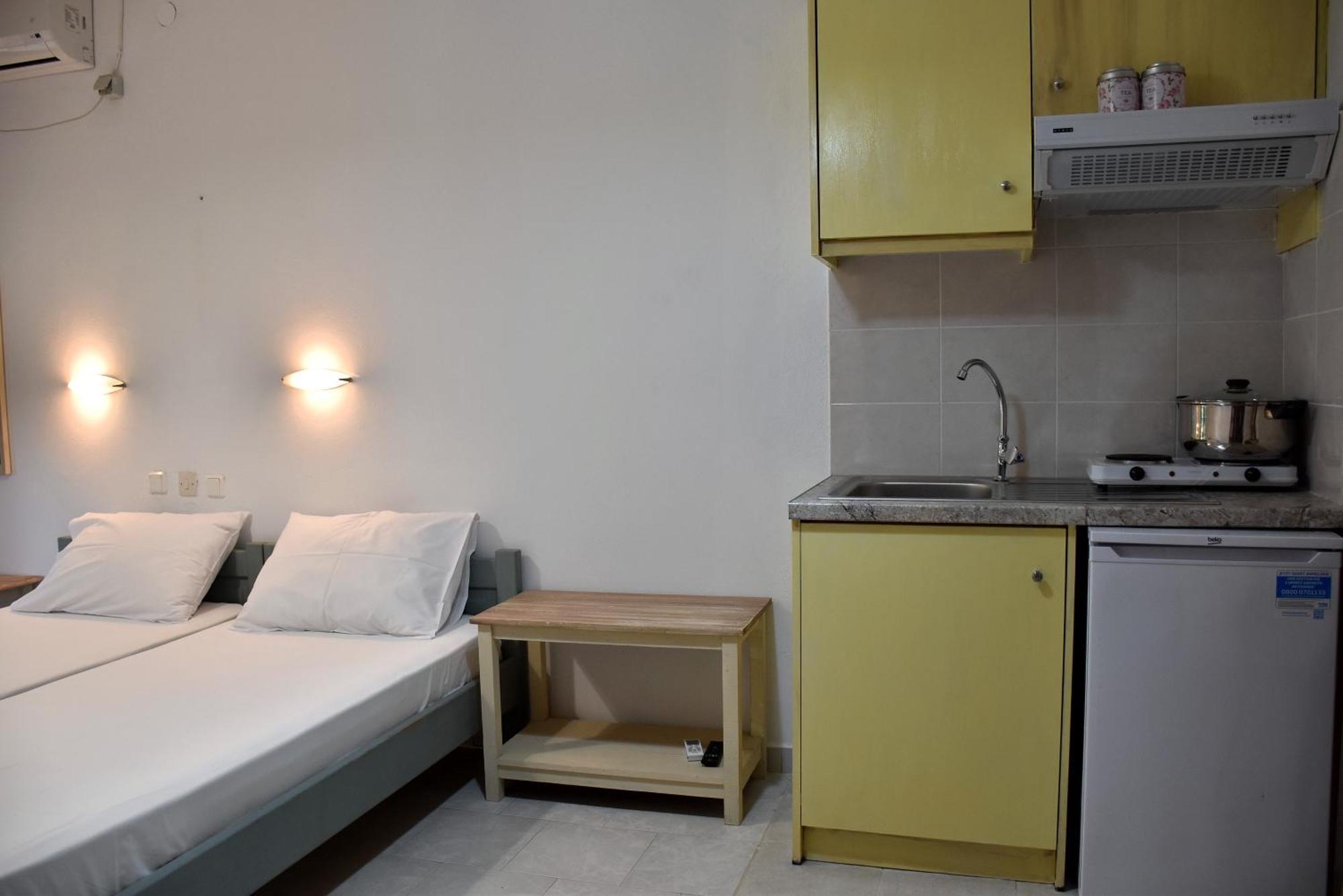 Mirsini Apartments Kariotes Luaran gambar