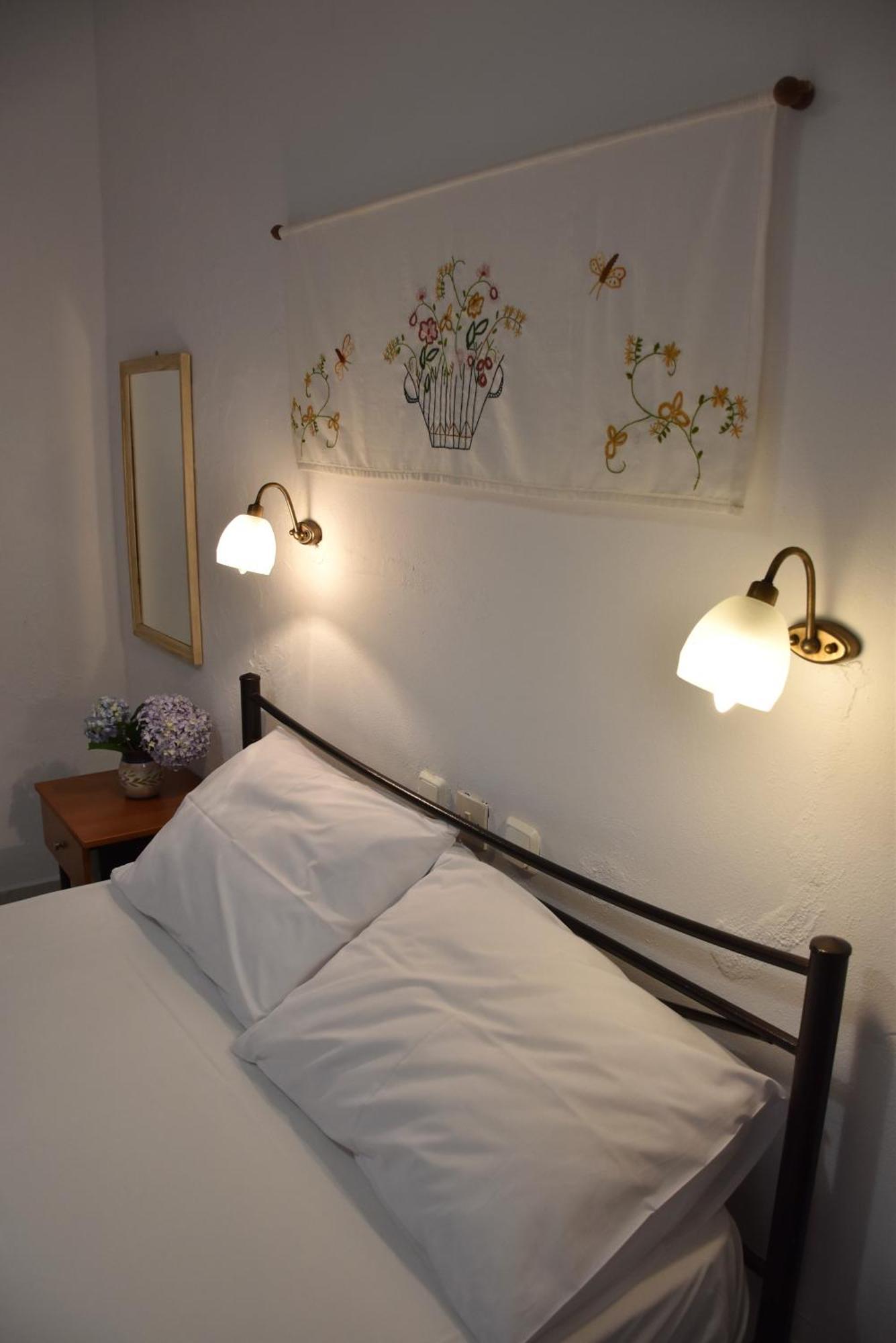 Mirsini Apartments Kariotes Luaran gambar