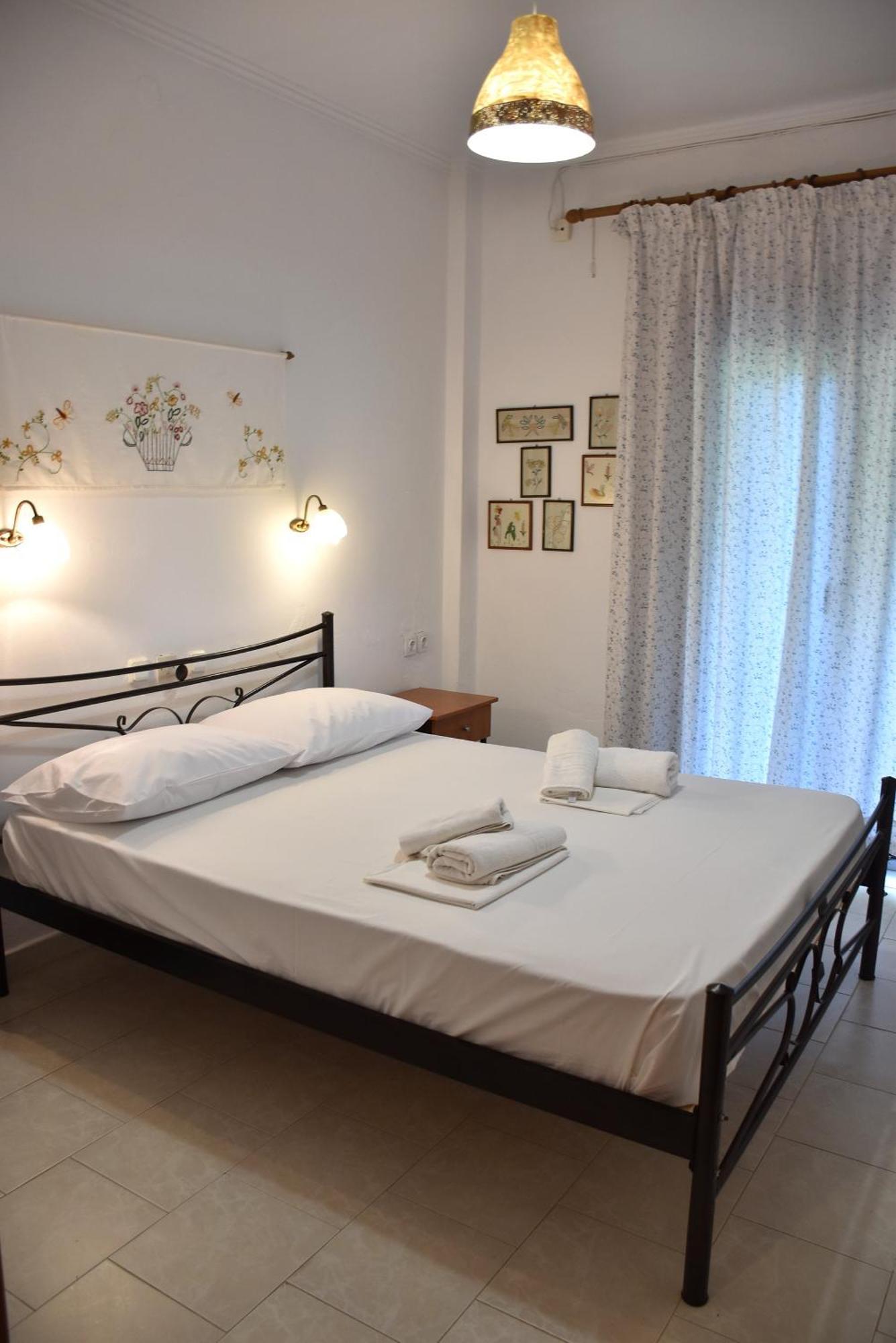 Mirsini Apartments Kariotes Luaran gambar
