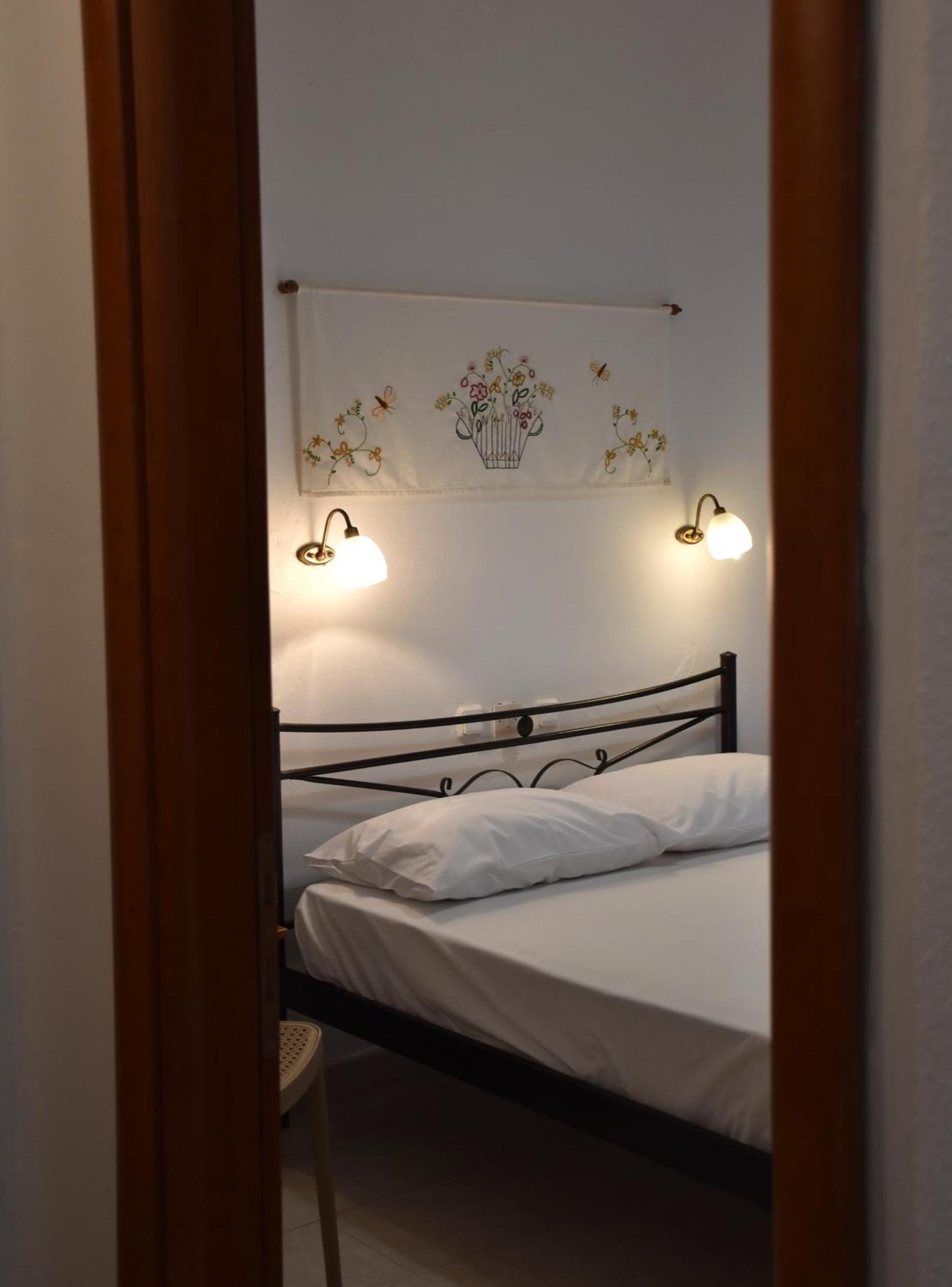 Mirsini Apartments Kariotes Luaran gambar