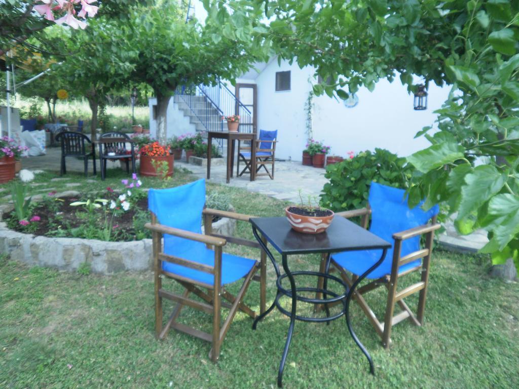 Mirsini Apartments Kariotes Luaran gambar