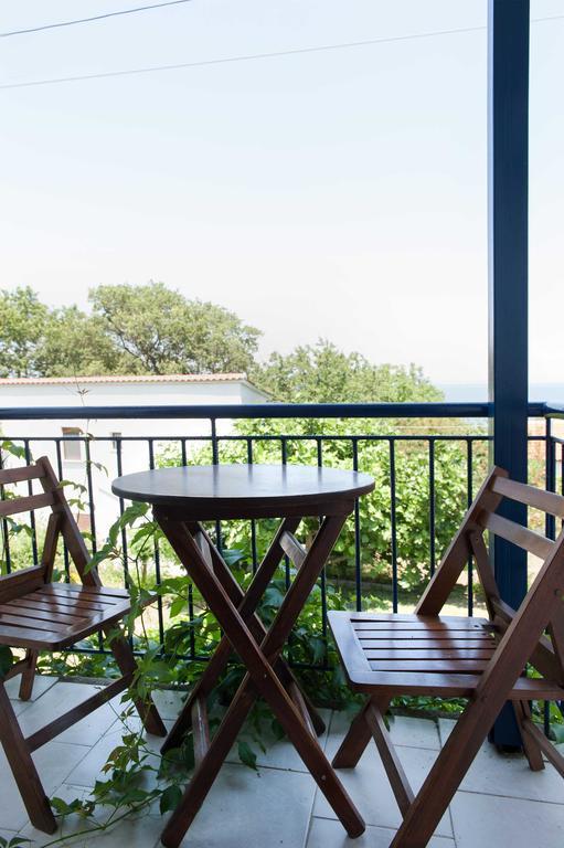 Mirsini Apartments Kariotes Luaran gambar